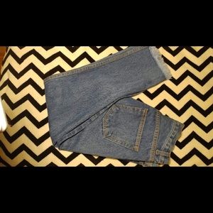 Brandy Melville jeans size 27 cropped fringe NWOT